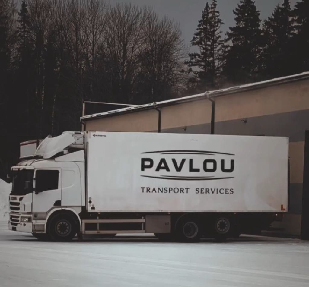 Φορτηγό ψυγείο της PAVLOU Transport Services